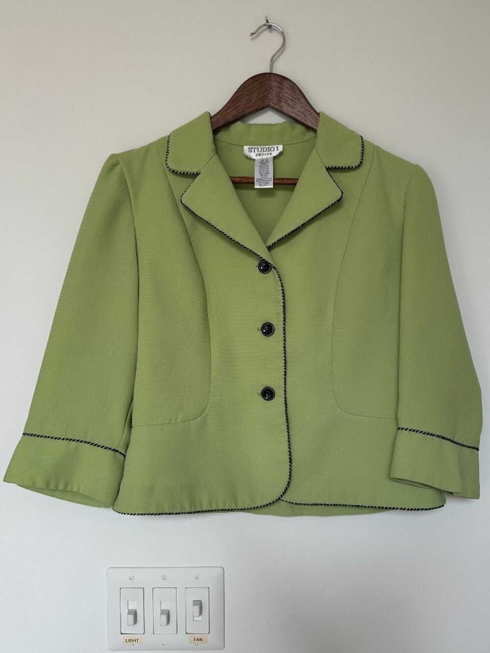 Vintage Studio I Petite Green Contrast Stitch Cropped Blazer size 10P 💚✨